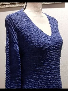 Calvin Klein Jeans Textured V-Neck Sweater - Navy Size Petite Small Women